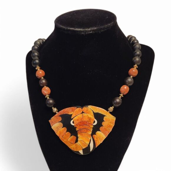 Vintage Lee Sands Elephant Necklace – Mother of Pearl & Tiger Sponge Coral Inlay - Picture 1 of 7